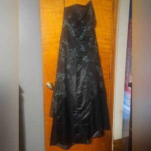 Gorgeous black formal a-line strapless dress